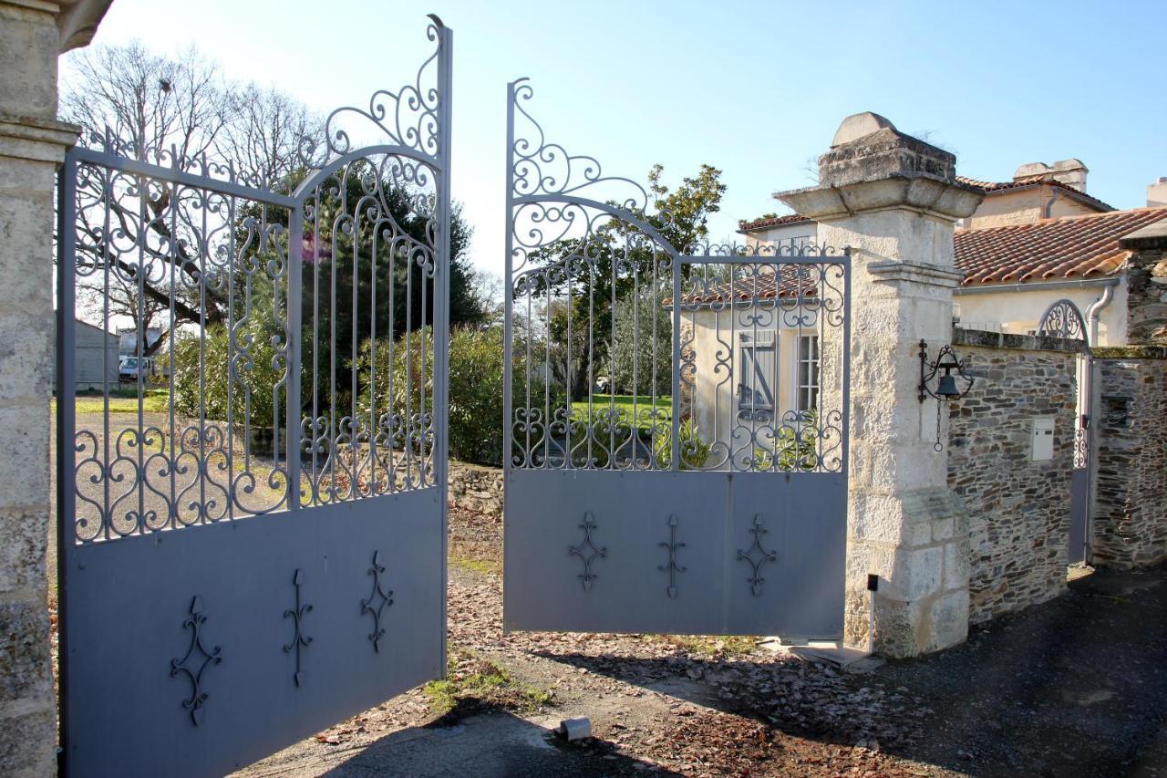 Le Logis De La Venerie Olonne-sur-Mer Bagian luar foto